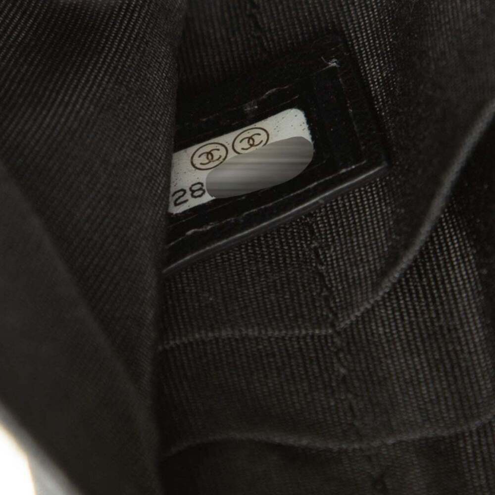 CHANEL Black Leather Shoulder Bag - Picture 6 of 6